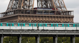 10 от общо 16 те линии на метрото в Париж днес