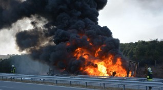 ИР се запали на магистрала Марица платното към Свиленград е