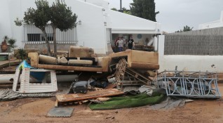 Стотици хора бяха евакуирани заради наводненията в Югоизточна Испания съобщиха
