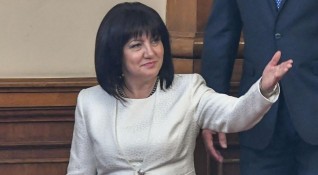 Председателят на Народното събрание Цвета Караянчева е била оперирана съобщиха