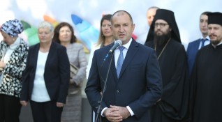Президентът Румен Радев отново разкритикува премиера Бойко Борисов и отправи