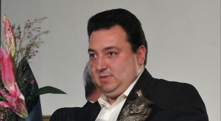Шефът на Българското национално радио Светослав Костов е получил през