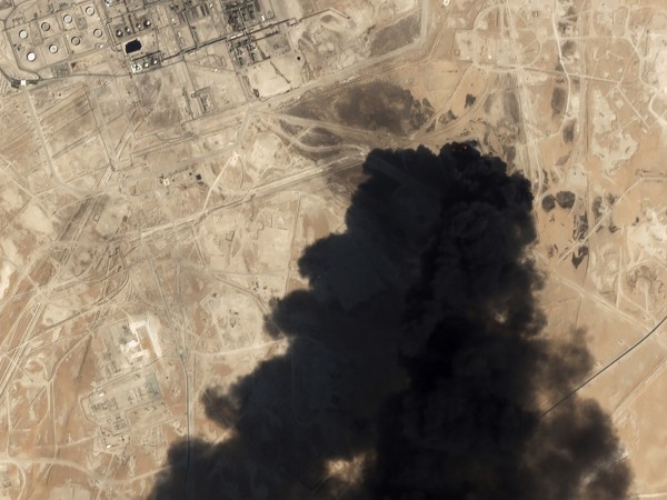 Атаката срещу "туптящото сърце" на обширната петролна империя на Саудитска