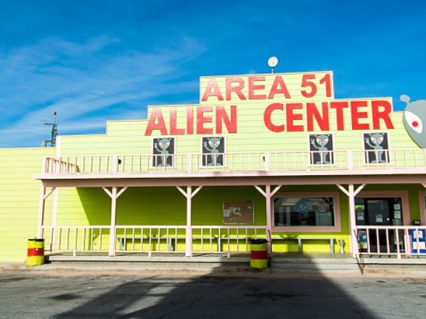 Любители на темата "извънземни" започнаха вчера да пристигат в Невада