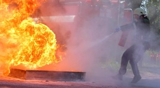 6 тона автомобилно масло са унищожени при пожар в пловдивски