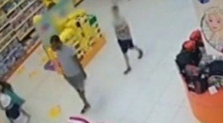 Крадци посегнаха на детски играчки от магазин в столичен мол