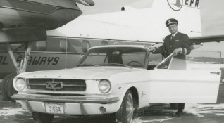 Преди Ford да пуснат Мустанг официално на пазара през 1964