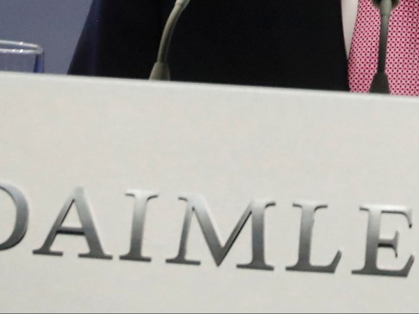 Германският автомобилостроител Daimler ще трябва да плати глоба от 870