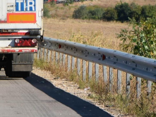 Шофьор на ТИР е починал при катастрофа на магистрала "Тракия".Сигнал