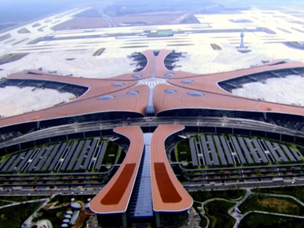 Президентът на Китай Си Цзинпин откри новото летище на Пекин