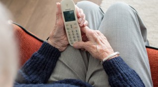 80 годишна жена от село Айдемир е станала жертва на телефонна