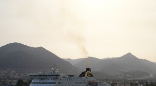 Пожар избухна на ферибота Olympic Champion на пристанището в Игуменица