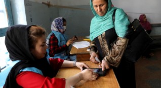 Афганистанската Независима избирателна комисия НИК изгуби връзка с 870 секции