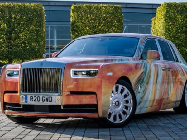 Базовото оборудване на Rolls-Royce Phantom се продава за около 450