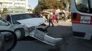 Тежка катастрофа е станала във Варна на кръстовището на бул