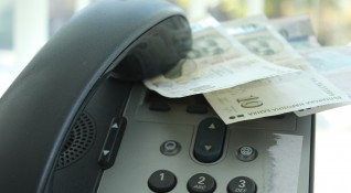 79 годишна жена от Добрич даде 2 пъти пари на телефонни