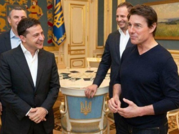 Том Круз на гости в кабинета на украинския президент Владимир