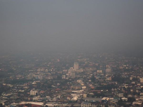 В понеделник гъсти облаци от опасен и токсичен смог надвиснаха