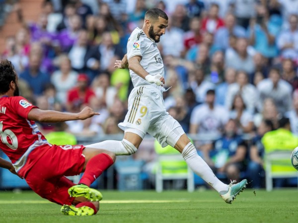 Реал Мадрид постигна домакинска победа с 4:2 над сензацията в