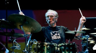 Барабанистът и съосновател на легендараната група Cream Джинджър Бейкър почина