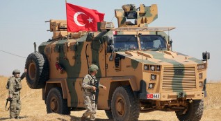 Турската артилерия е обстрелвала снощи позиции на кюрдски формирования влизащи