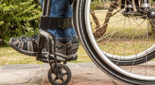 12 годишно момче в инвалидна количка е пострадало при пожар в