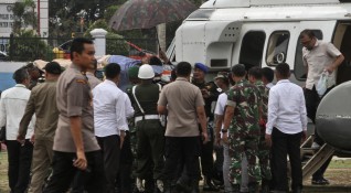 Индонезийският министър по въпросите на сигурността Виранто бе ранен с