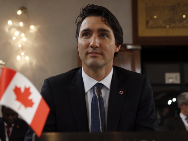Канадският премиер Джъстин Трюдо се наложи да носи вчера предпазна