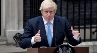 Британският премиер Борис Джонсън съобщи на кабинета си че все