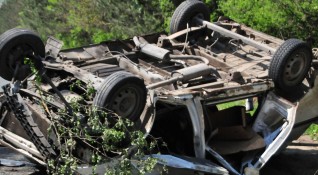 Шестима души загинаха тази нощ при тежка катастрофа край Казанлък