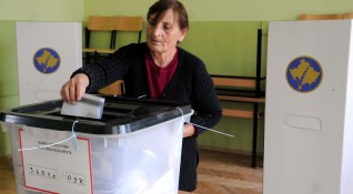 Косовските власти съобщиха че над 20 служители на Централната избирателна