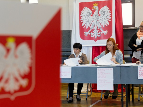 Парламентарните избори в Полша, където вчера управляващата партия "Право и