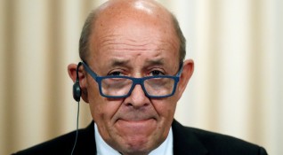 Френският външен министър Жан Ив Льо Дриан реши да не присъства
