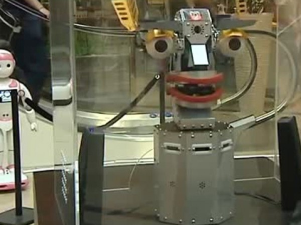Най-голямата интерактивна изложба на роботи стартира днес в столичен търговски