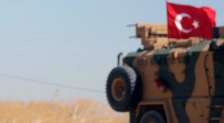 Властите в контролираните от кюрдите райони в Сирия обвиниха днес