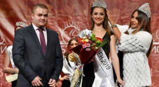 18 годишната Симона Рачева беше избрана за Мис Сливен 2019 Церемонията