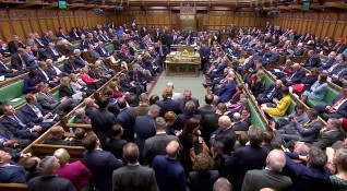 Британският министър председател Борис Джонсън загубил всички важни гласувания в парламента
