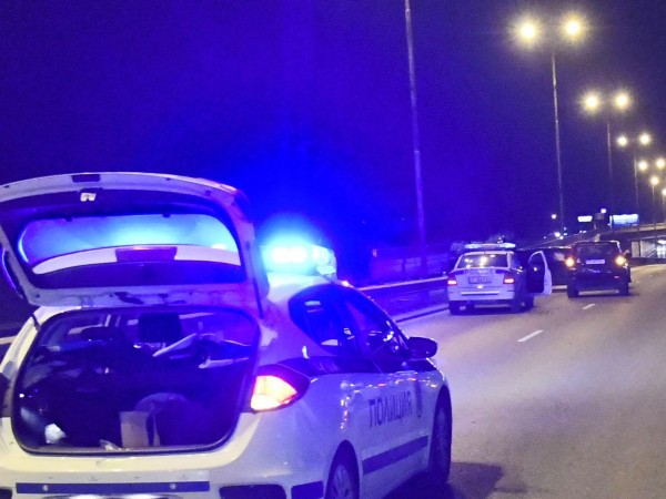 Двама мъже са задържани от полицията в Пловдив за осуетяване