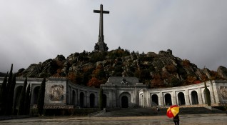 Тленните останки на испанския диктатор Франсиско Франко ще бъдат ексхумирани