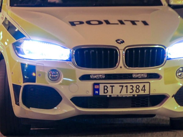 Норвежката полиция е арестувала въоръжен мъж, който откраднал линейка и