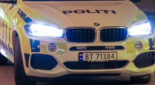 Норвежката полиция е арестувала въоръжен мъж който откраднал линейка и