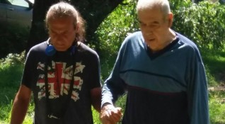 Роднини търсят възрастен мъж в София който е излязъл от