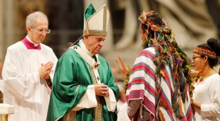Папа Франциск призова днес да се спре нанасянето на рани