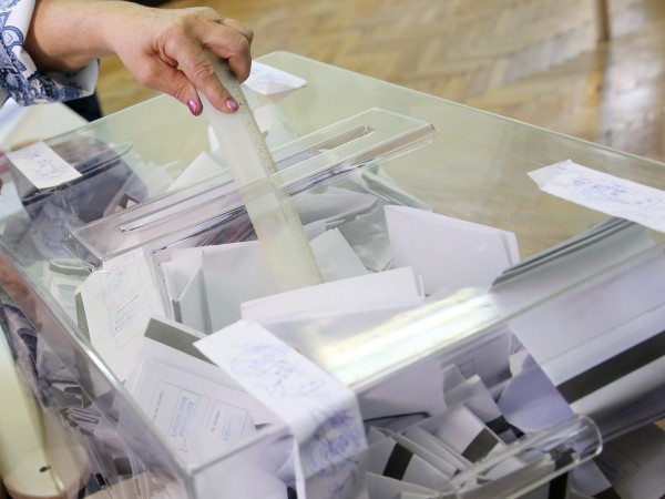 Избирателната активност в София към 17.00 часа е 35,35 на
