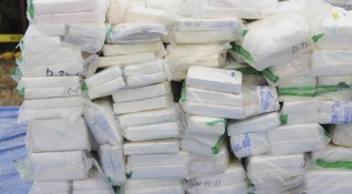Близо един тон кокаин беше открит и конфискуван в Коста