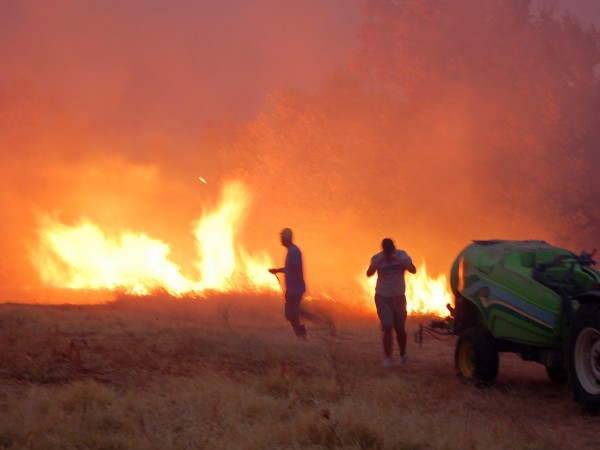 Продължава гасенето на пожара в Национален парк "Рила“ над село
