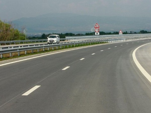 Поне три варианта за трасето на магистрала “Черно море” между