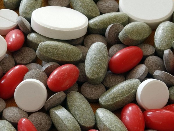 233 опаковки с контрабандни лекарства и билков екстракт-афродизиак са задържани