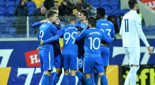Левски постигна лесна домакинска победа с 2 0 над закъсалия финансово