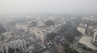 Делхи обяви извънредно положение заради замърсяването на въздуха като училищата